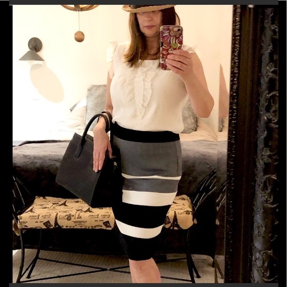 SzM Cleo striped knit blend skirt has stretch - Picture 3 of 5